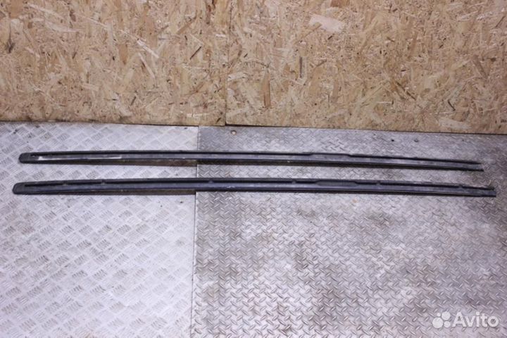 Молдинг крыши левый Volkswagen Touareg 2002 2010