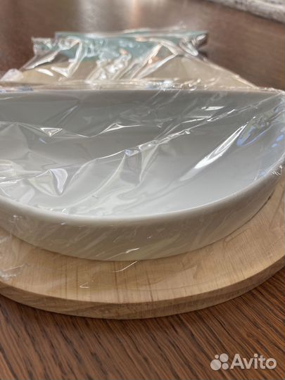 Набор для закусок на деревянной подставке