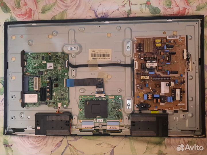 Телевизор samsumg UE32F6100AK в разборе