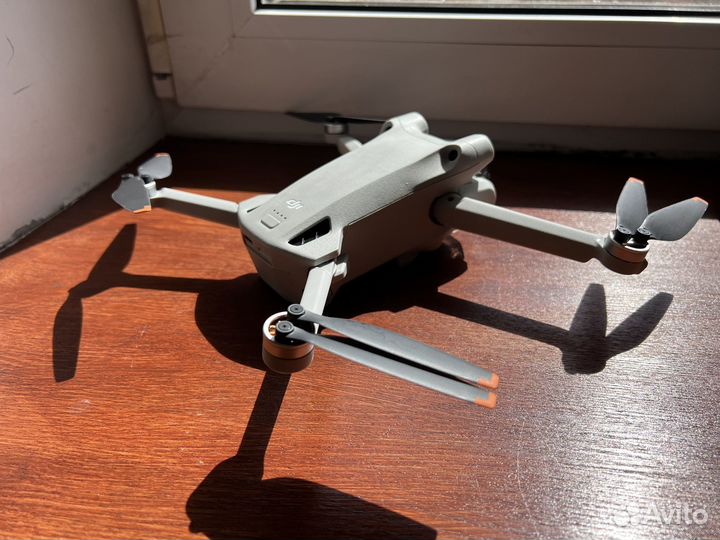 Квадрокоптер DJI Mini 3 Pro RC