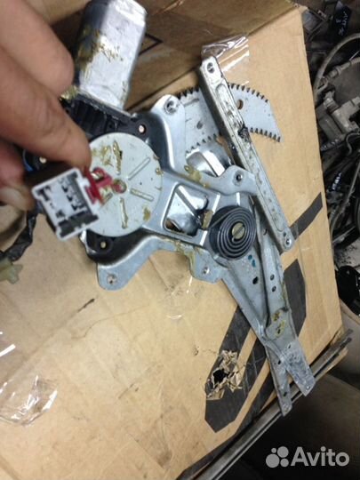 Стеклоподъемник хонда хрв