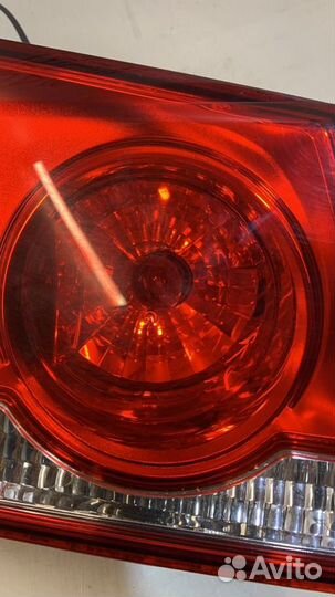 Фонарь в крышку багажника левый Chevrolet Cruze