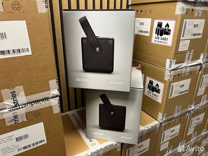 Marshall Kilburn 2 Black & Brass Колонка