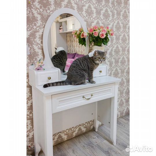 Детский туалетный столик + пуф