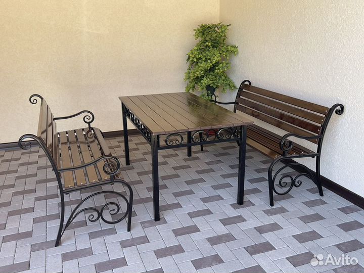 Стол и скамейки