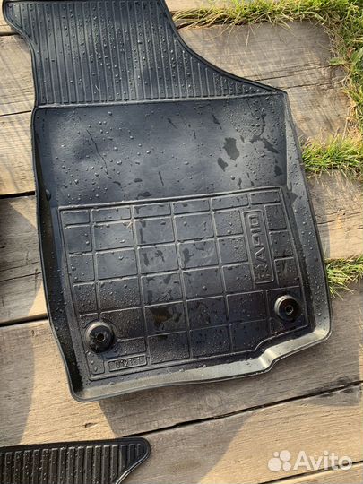 Резиновые коврики шкода рапид