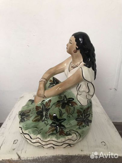 Фарфоровая статуэтка цыганка СССР