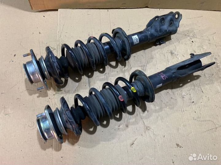 Стойка подвески передняя Daihatsu Tanto LA600S