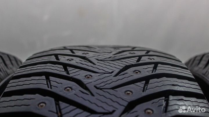 Kumho WinterCraft Ice WI31 215/65 R16 98T