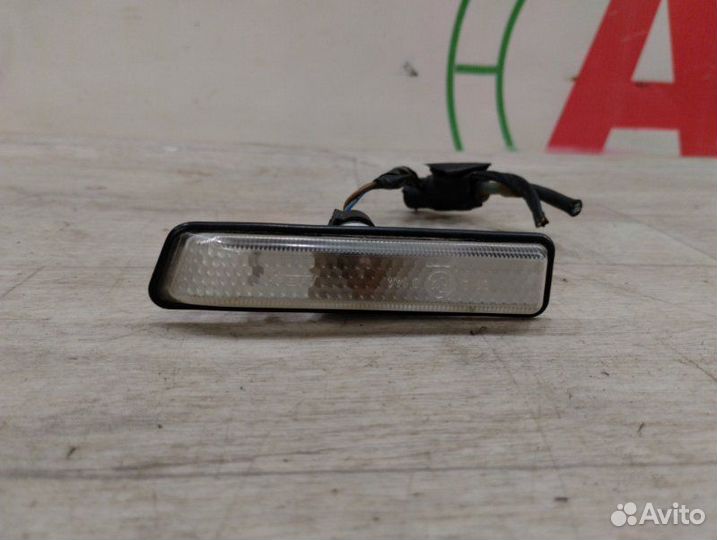 Повторитель в крыло передний левый Bmw X5 E53 SVA