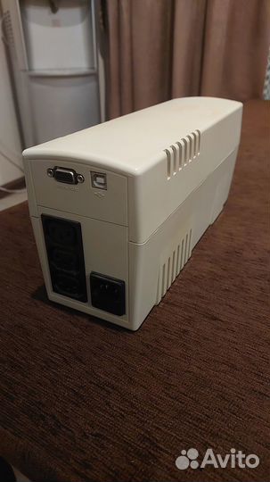 Источник бесперебойного питания CyberPower