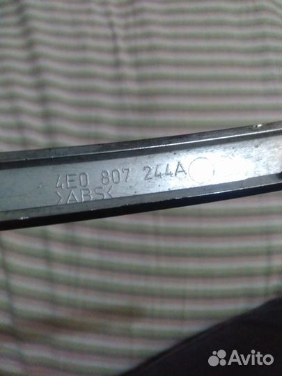 Молдинг переднего бампера Audi A8 D2 4e0807244a