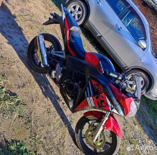 Мотоцикл рейсер