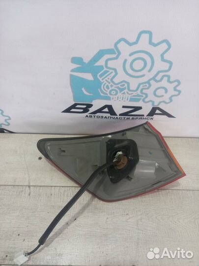 Фонарь задний правый Lexus IS II