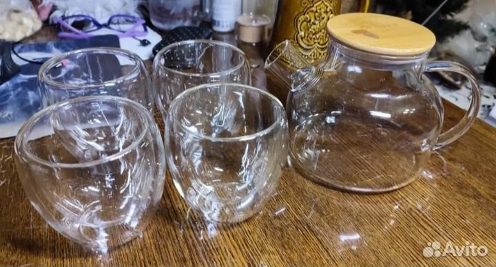 Набор чайной посуды. Чайник заварочный и 4 стакана