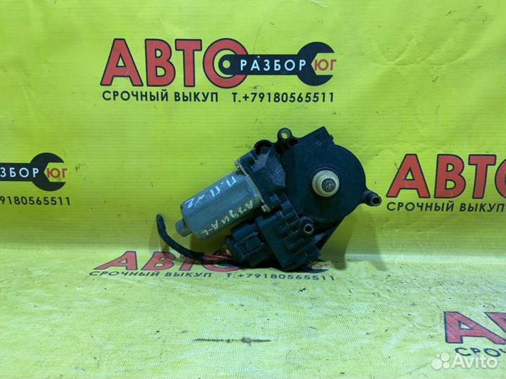 Мотор стеклоподъемника передний правый Audi A6 C5