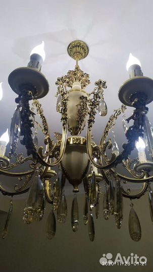 Люстра 8ми рожковая