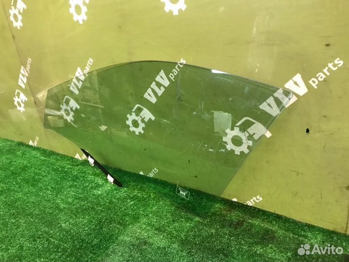 Стекло двери переднее левое Honda Crosstour