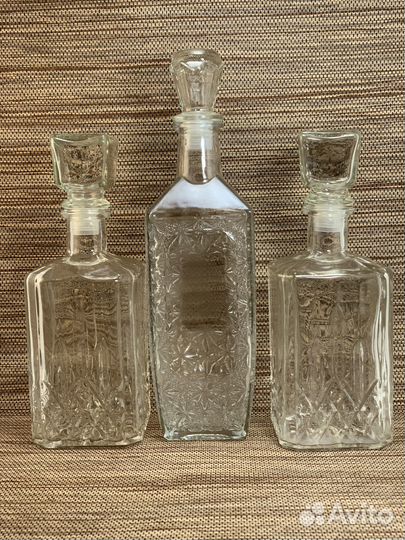 Стеклянные графины рифленые