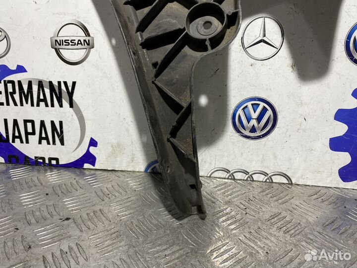 Кронштейн бампера задний левый Audi A6 C6