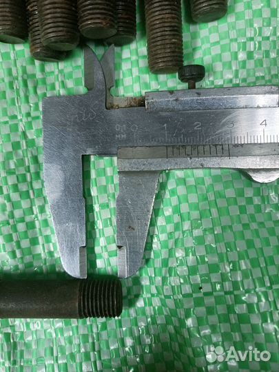 Колесные шпильки