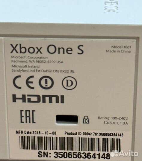 Xbox one s 1tb с геймпадом