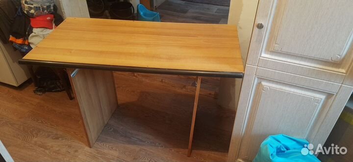 Стол письменный, компьютерный