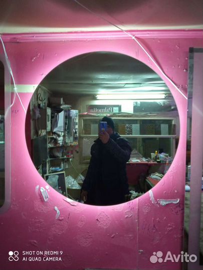 Парящая зеркало с LED подсветкой