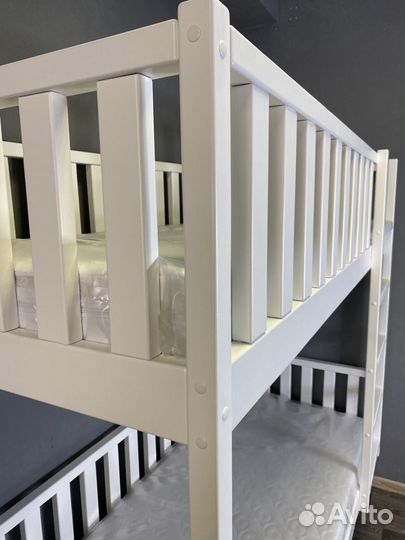 Детская двухъярусная кровать