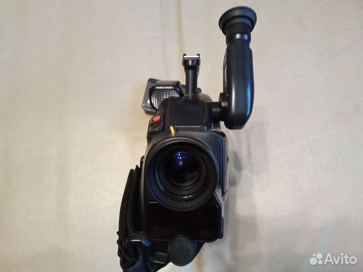 Видеокамера hitachi vm2580E VNS video