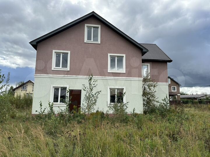 Дом 285 м² на участке 7,4 сот.