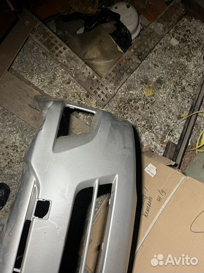 Передний бампер toyota hiace H200