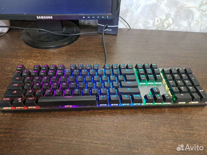 Игровая клавиатура с подсветкой