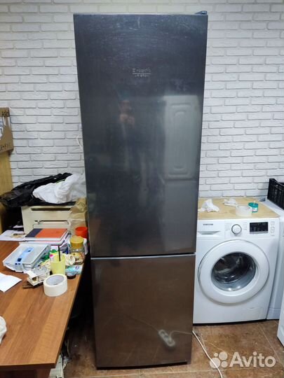 Холодильник hotpoint ariston бу