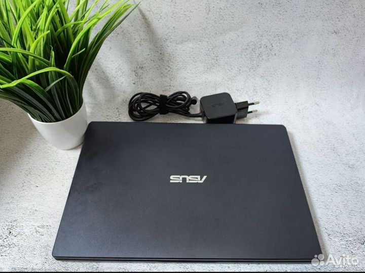 Ноутбук Asus Laptop