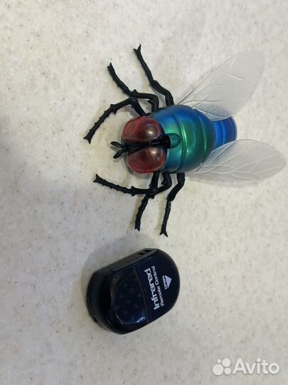 Динозавр, дракон дышит паром