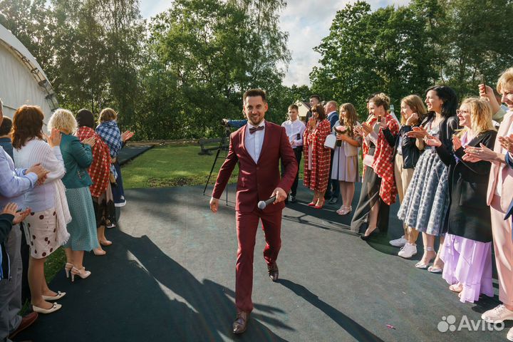 Ведущий Игорь Никитин