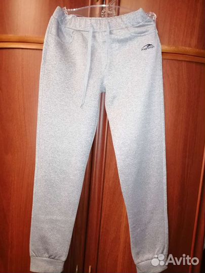 Спортивный костюм для девочки 140-146