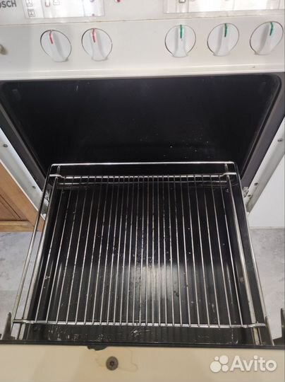 Электрическая плита и вытяжка