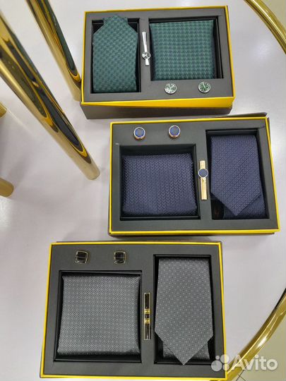 Галстук, запанки, зажим в подарочной упаковке