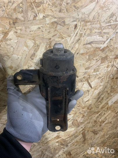 Опора двигателя правая Mazda 6 GG 1.8