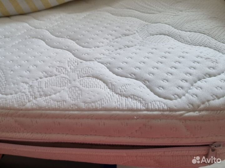 Детская кровать, кровать чердак-машинка