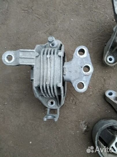 Подушка двигателя Chevrolet Orlando