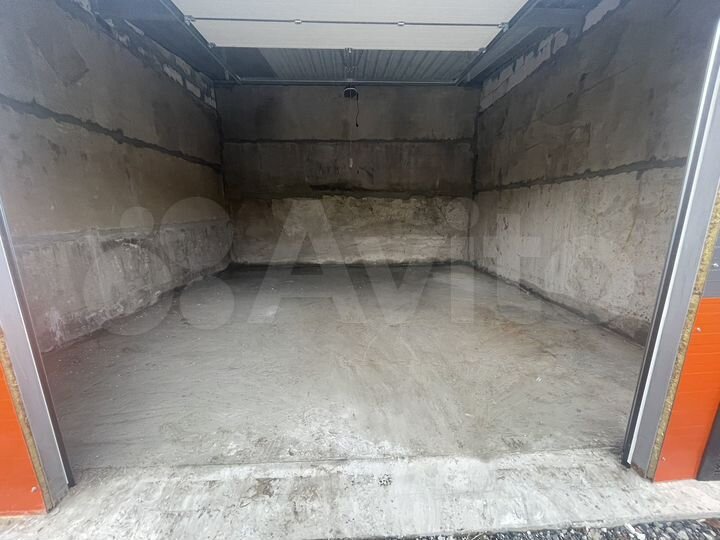 Гараж, > 30 м²