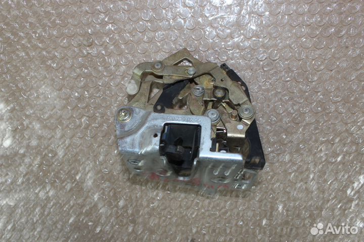 Замок двери задний правый Mercedes A1407300235