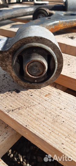 Рычаг подвески передний Ford Fiesta мк5 2008, fxja