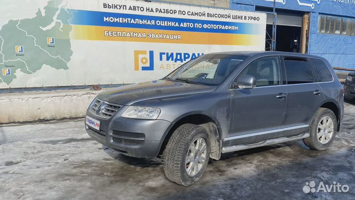 Крыло переднее левое Volkswagen Touareg (GP) 7L682