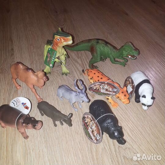 Динозавры и животные фигурки