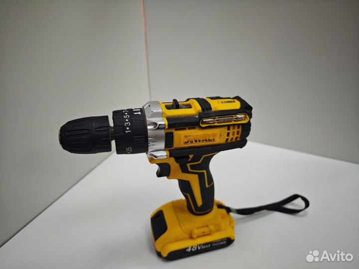 Шуруповерт Dewalt NoName