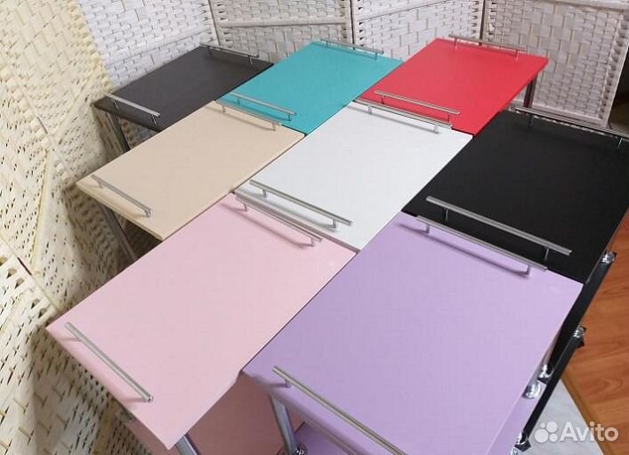 Этажерка (тележка) мастера косметолога